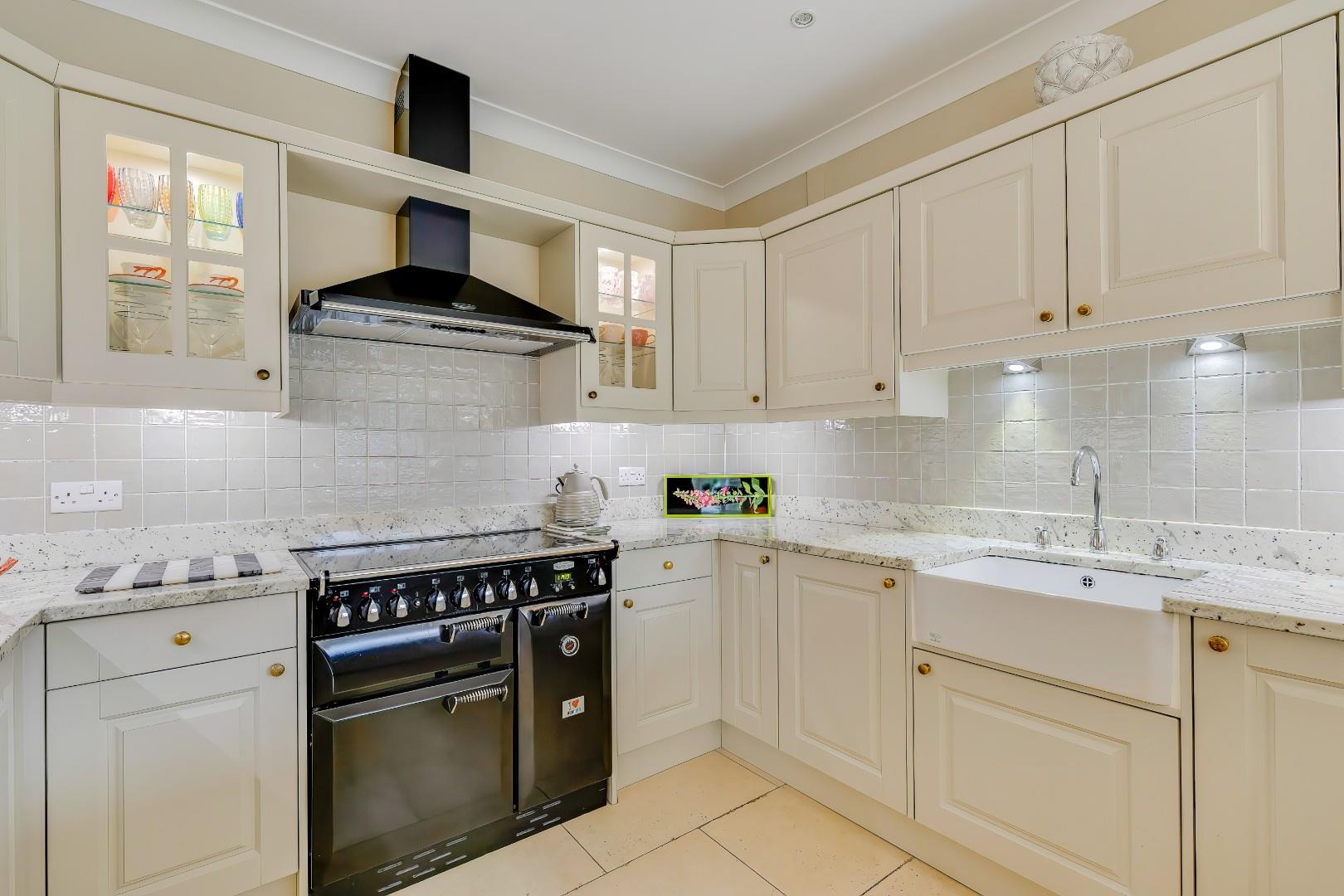 Victoria Avenue, Porthcawl, Bridgend County Borough, CF36 3EY